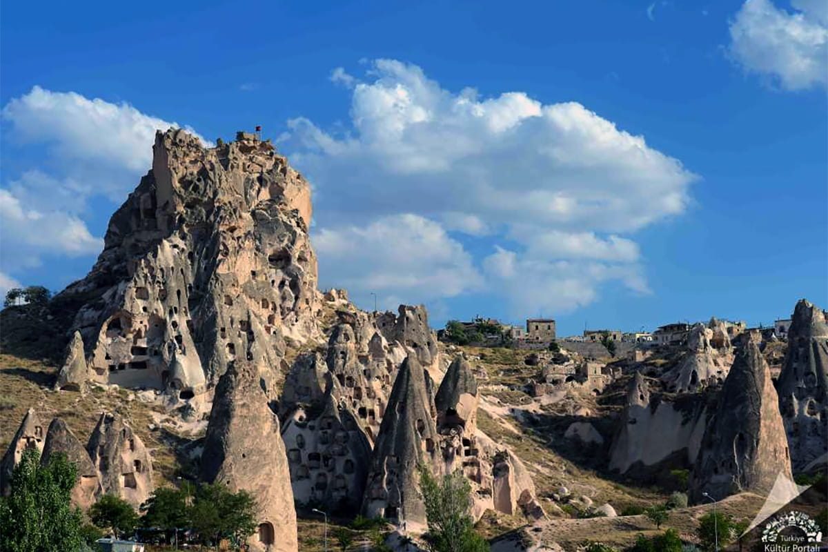 Üçhisar Castle natural rock fortress